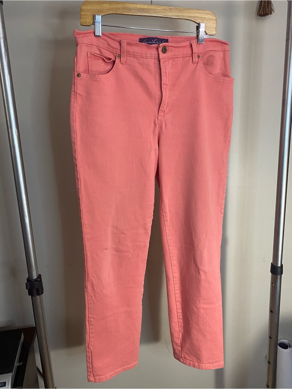 Gloria Vanderbilt colored denim| classic mom jeans
